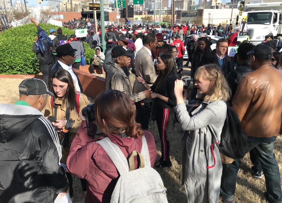 nba买球正规官方网站 students in Memphis, TN covering the MLK 50 event