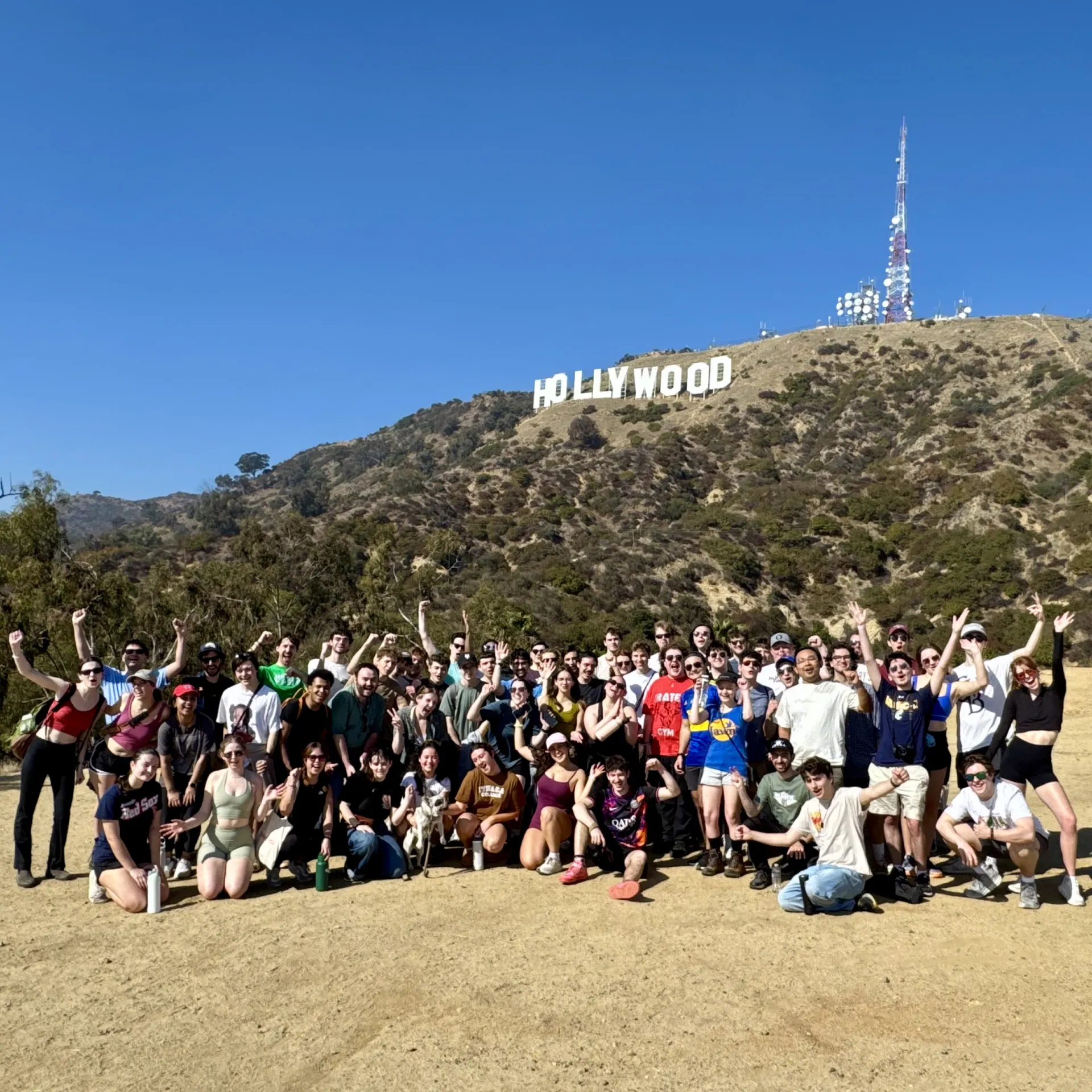 nba买球正规官方网站LA Spring 2025 Hike to the Hollywood Sign